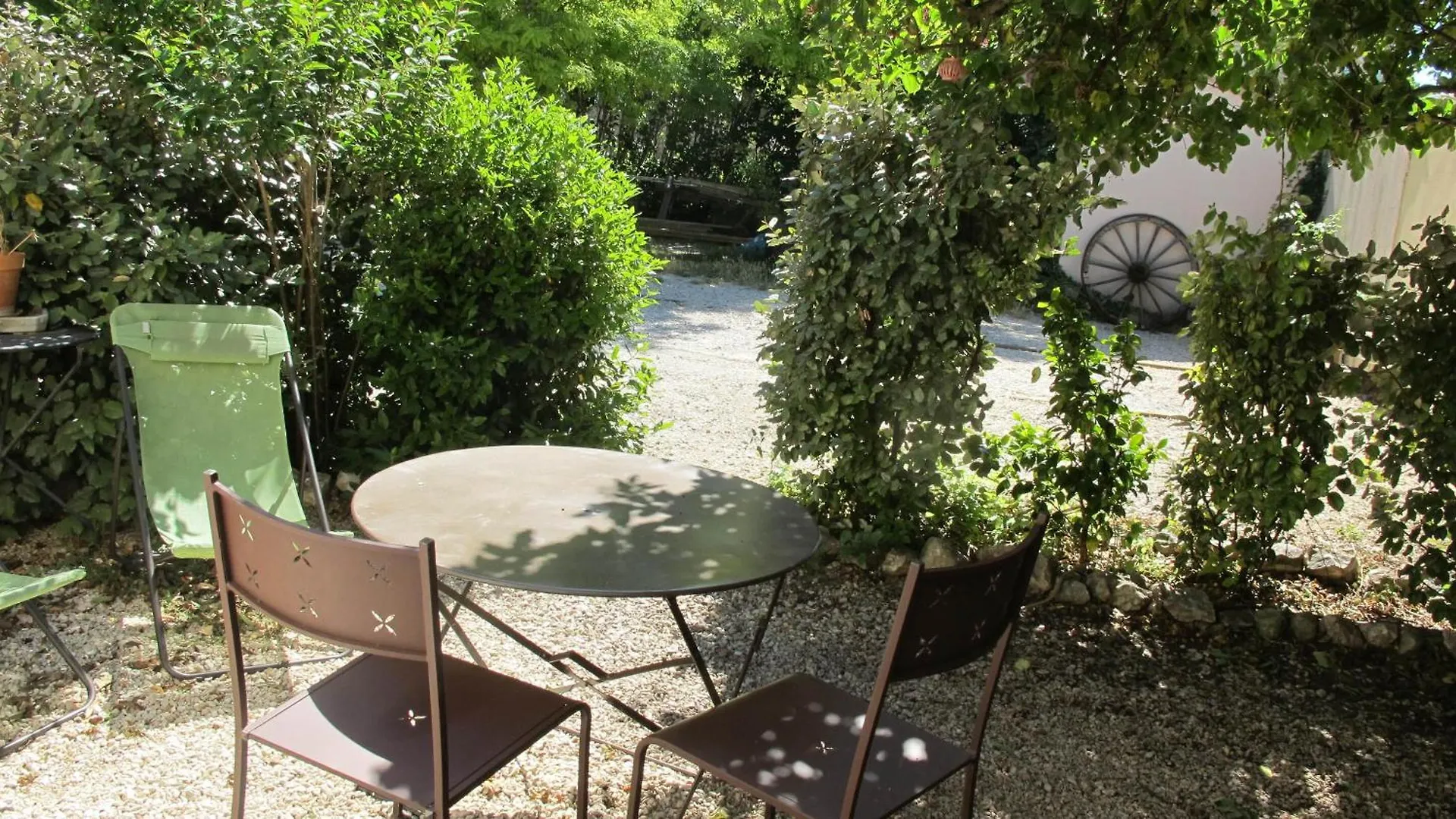 Bed and Breakfast Lou Cardalines à Bédoin Couette-café